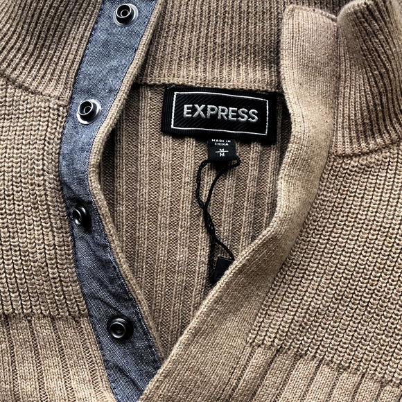 New Express Quarter Button Sweater - M - Picture 2 of 6